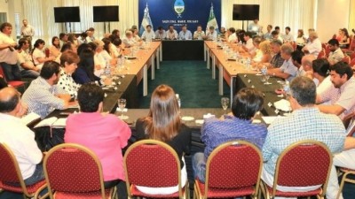 El Gobernador de Chaco presentó a intendentes el plan de Sistema de Ciudades