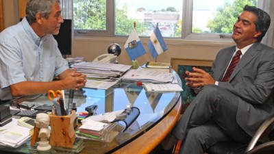 El intendente de Avellaneda y Capitanich quieren crear un Banco Municipal y extenderlo a todo el país
