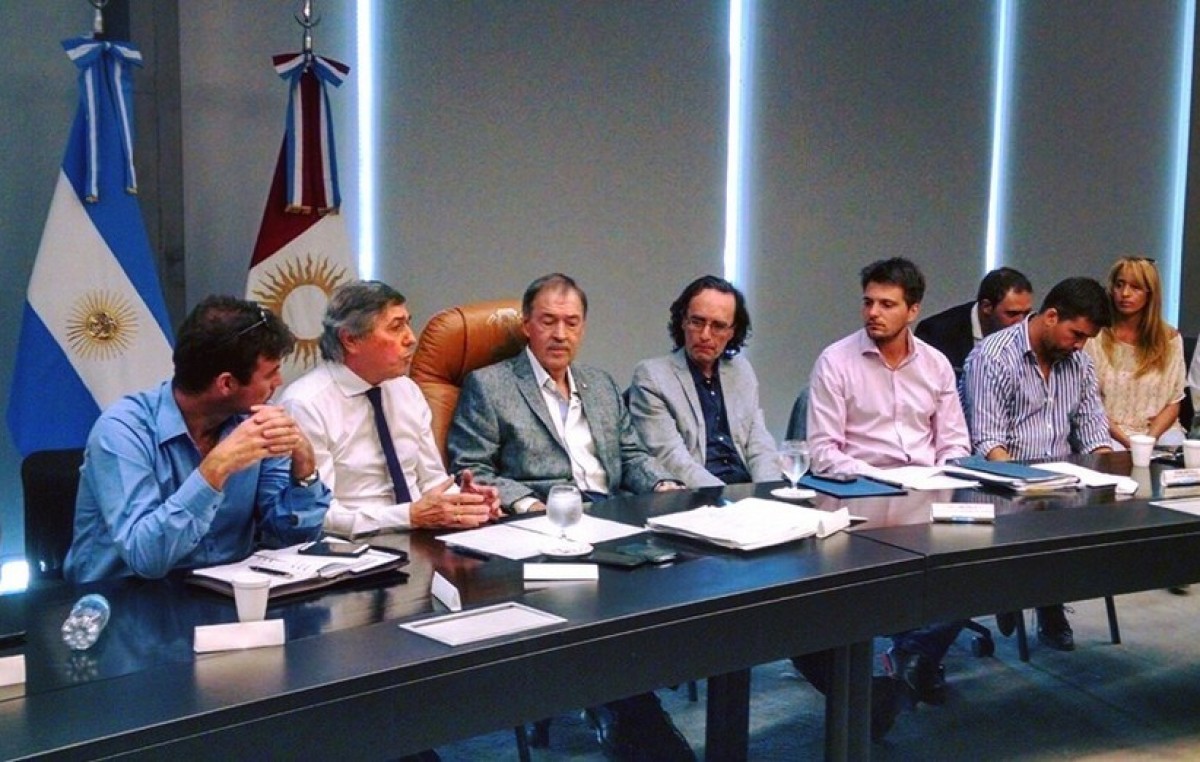 Córdoba: Provincia cederá a los municipios el control del Paicor y de los auxiliares escolares