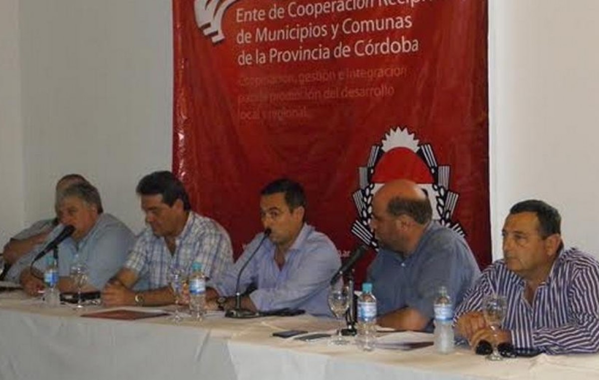 Intendentes radicales de Córdoba postergan sin fecha aceptación de la transferencia del Paicor
