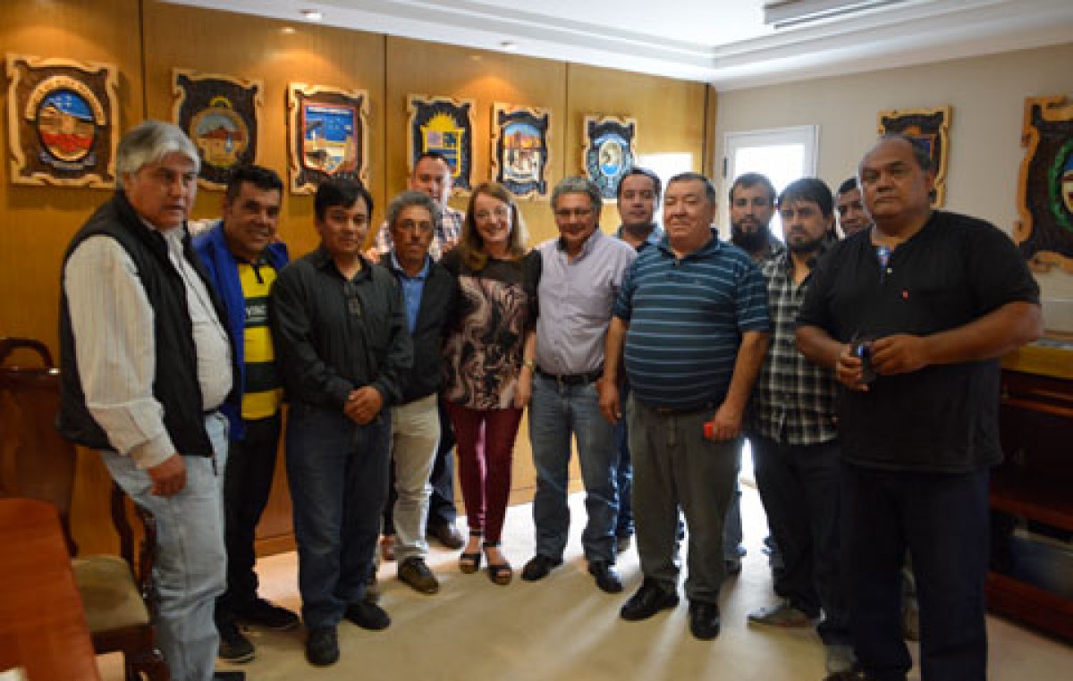 Santa Cruz: Alicia Kirchner recibió a dirigentes de FETRAM
