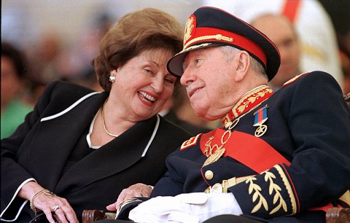 Lucia-Hiriart-y-Pinochet