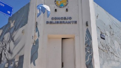 Consejo Deliberante de Rawson, «La plata para pagar los sueldos estaba, Curtale miente y utiliza a los empleados»