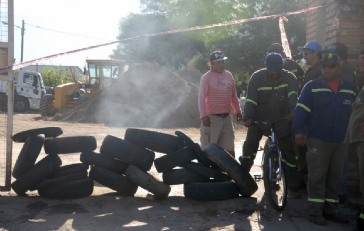 Crece el conflicto con los precarizados municipales de Catamarca