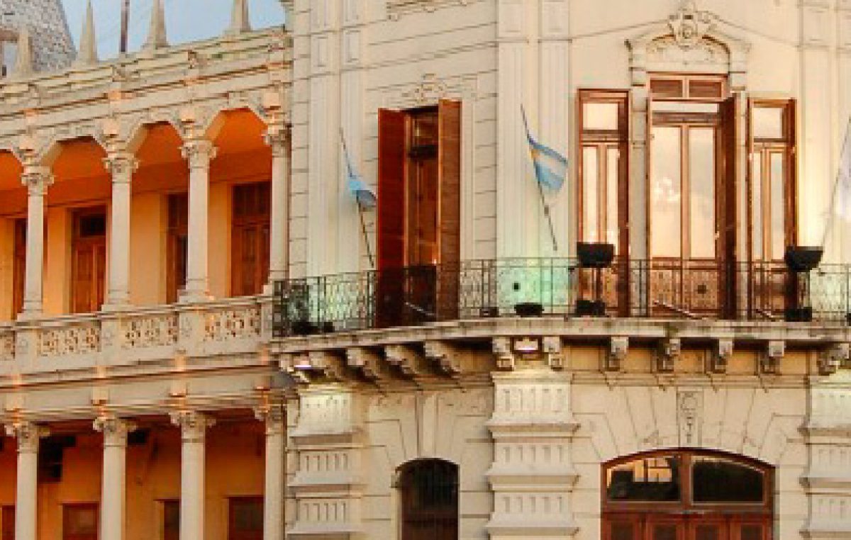 Concejales del FPV de Paraná solicitaron la “regularización laboral de los empleados municipales”