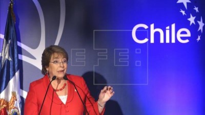 Subió cuatro puntos la aprobación de Bachelet