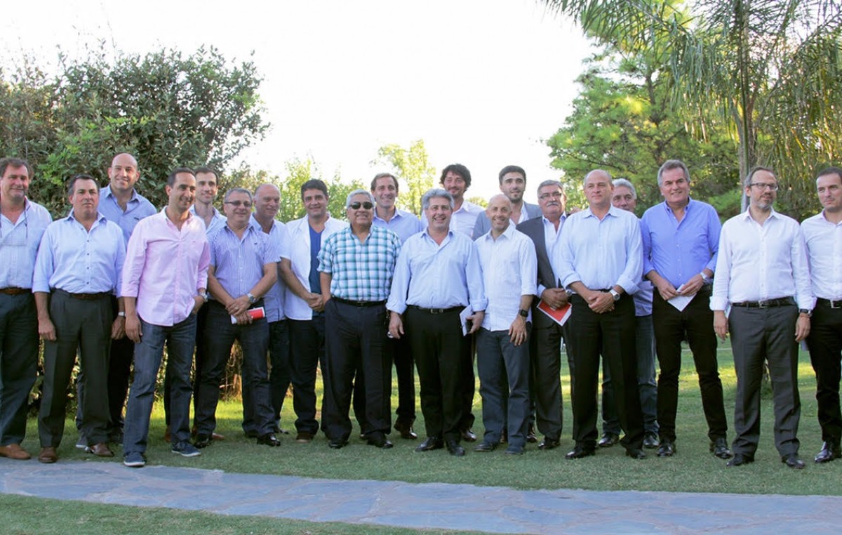 PRO defiende su poder con un foro de intendentes propio