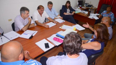 Analizan la posible reincorporación de municipales de Paraná