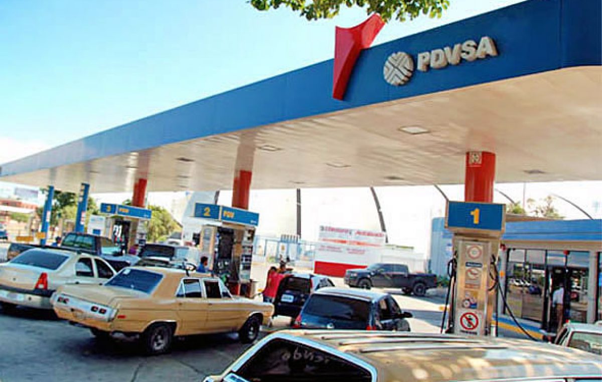 Maduro aumentó la nafta un 6.185 por ciento