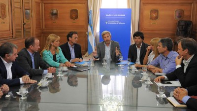 Intendentes bonaerenses del PJ reclamaron al Gobierno recuperar puntos de la coparticipación