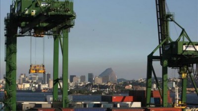 La producción industrial brasileña cayó 8,3% en 2015