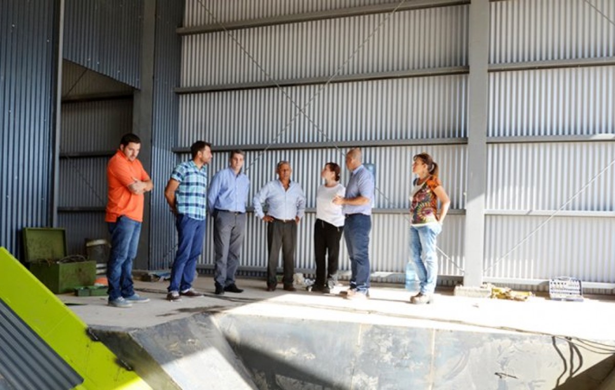 Intendente de Neuquén supervisó las obras de la planta separadora de residuos