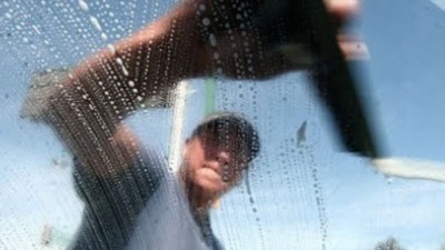 En Río Cuarto insistirán para que los trapitos laven autos en la UNRC