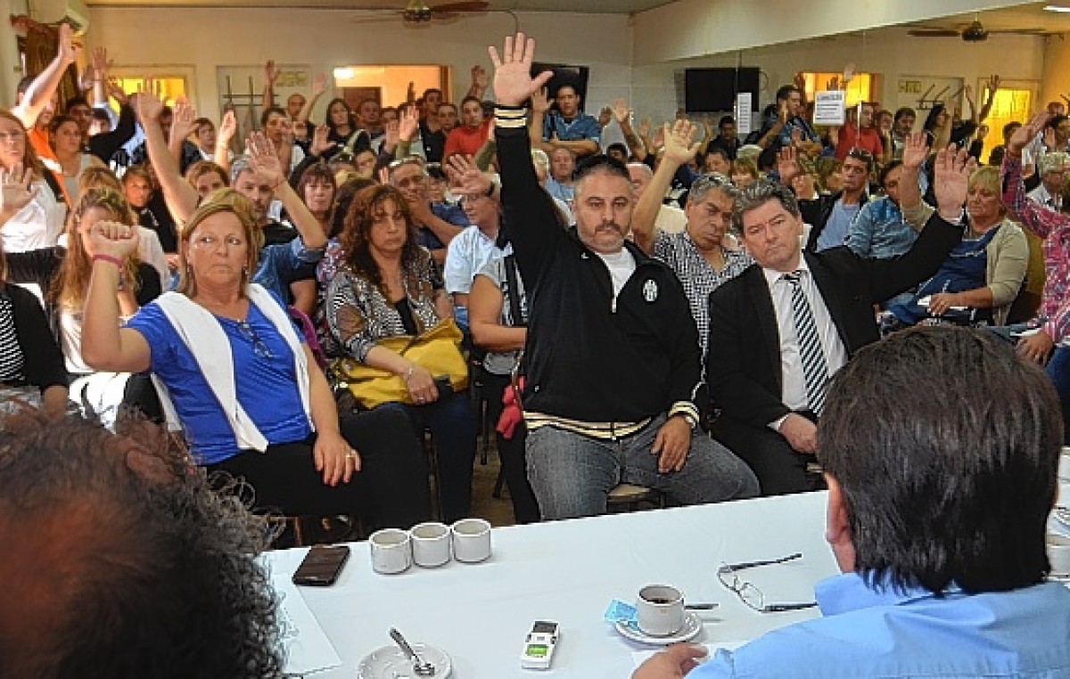 Municipales de Bahía aceptaron desglosar la paritaria