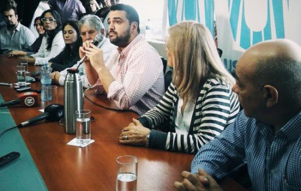 Municipales de Ushuaia sin descuentos, pero seguirán en la calle