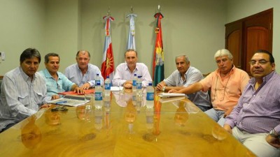 Frías anunció un incremento del 35% para los municipales