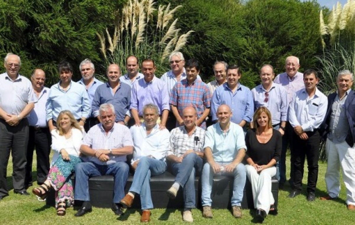 El bloque peronista de la FAM se abroquela ante la embestida de Cambiemos