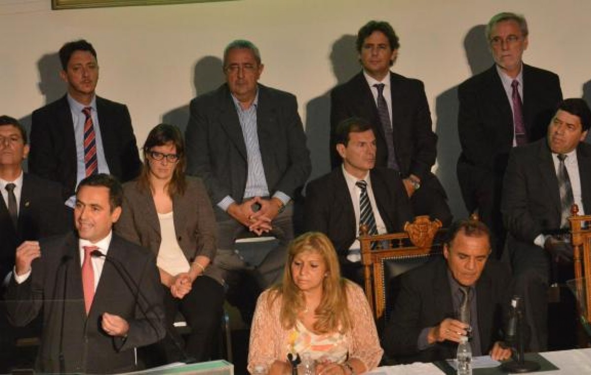 El Intendente de Córdoba envía barrido al Esop y licita la basura