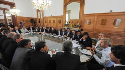 Frigerio recibió a los 24 ministros de Economía y dio precisiones sobre coparticiapción