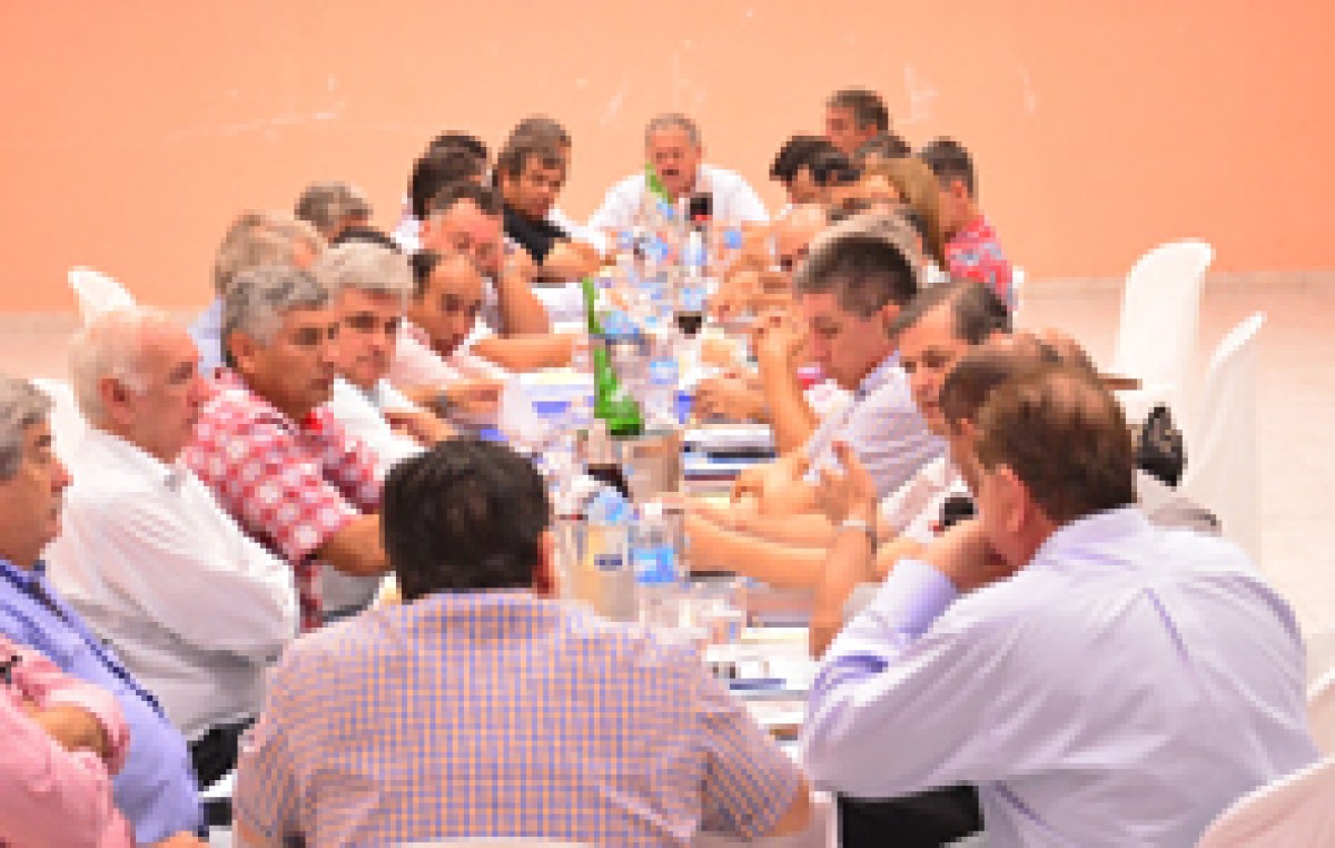 Sin fondos: sólo 2 de los 37 intendentes formoseños anunciaron que podrán pagar aumentos a empleados municipales