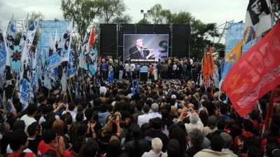 En la cumbre kirchnerista exhortan a la unidad partidaria