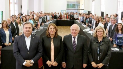 Santa Fe: La provincia convocó a intendentes y presidentes comunales a debatir sobre educación