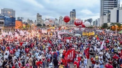 Los seguidores de Dilma y Lula inundaron este viernes las calles de Brasil