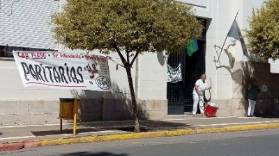 Municipales denunciaron penalmente al Intendente de Dolores por negarse a convocar a paritarias