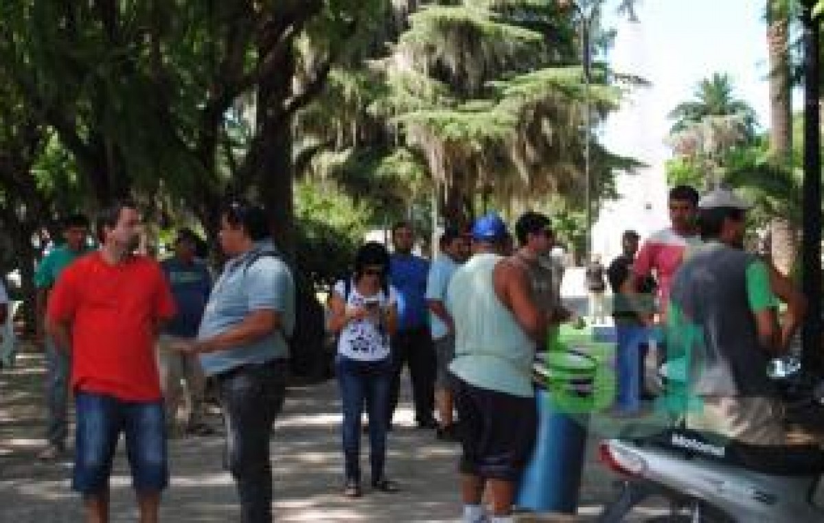 Piden la reincorporación de diez trabajadores despedidos en Baradero