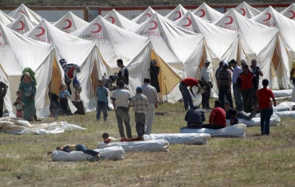 La UE y Turquía en acuerdo para deportar refugiados