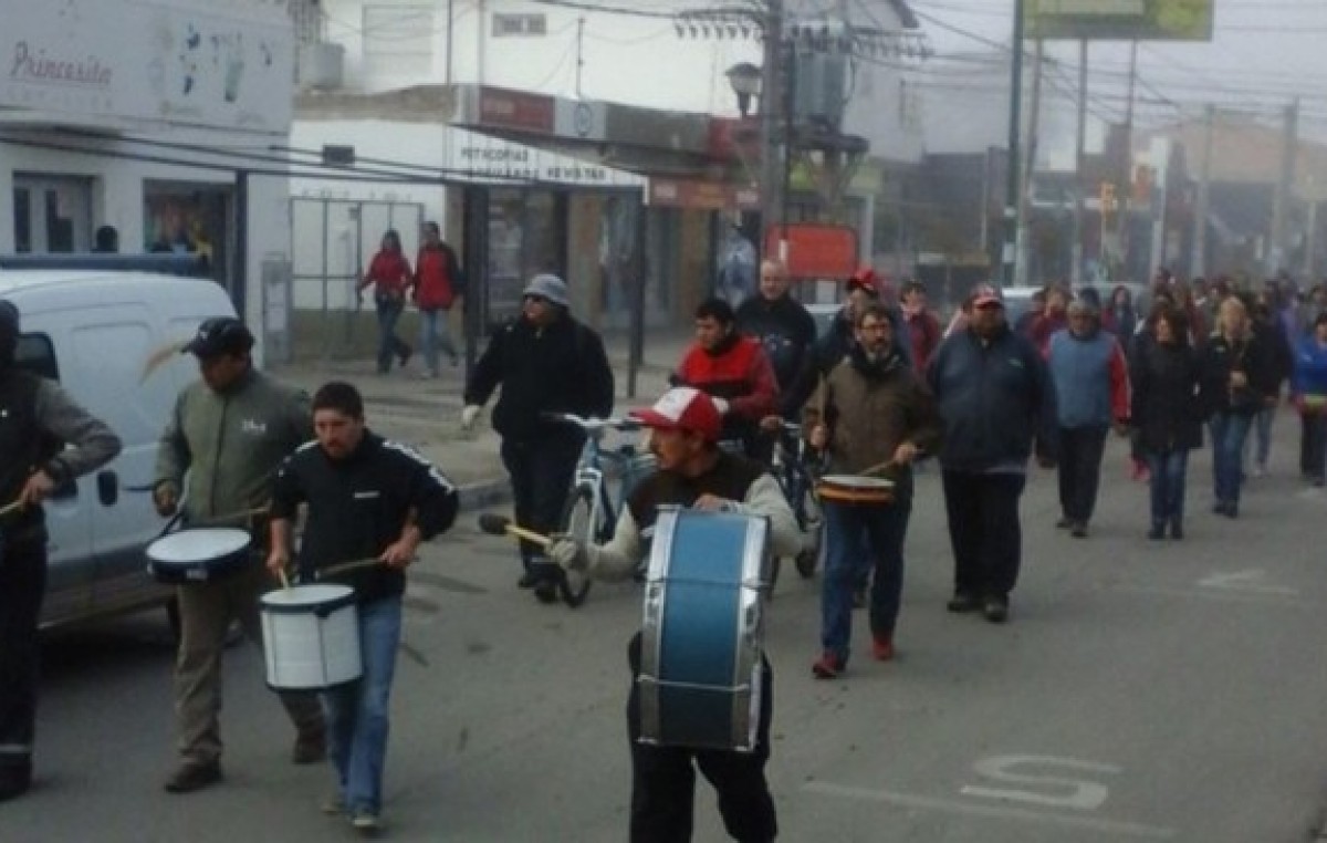 Plottier: municipales paran, pero siguen negociando salarios