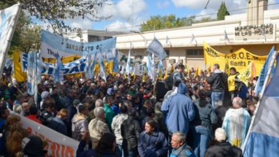 Hubo paro municipal en la provincia y gran movilización a Las Rosas