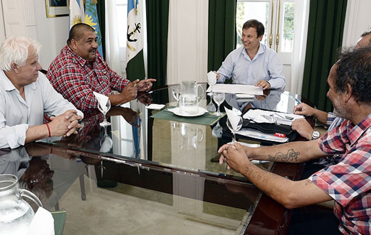 Municipales de Brown acordaron aumento salarial del 30%