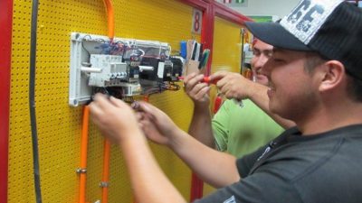 Buscan capacitar en oficios a tres mil jóvenes rosarinos