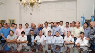 Intendentes bonaerenses del FpV se reúnen en Roque Perez