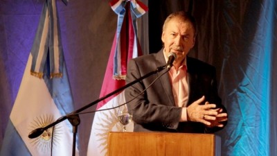 Schiaretti admite deuda con los municipios y firma mañana el nuevo acuerdo federal