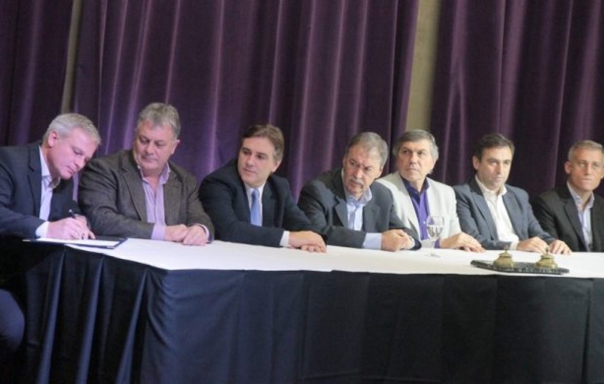 Más de 400 intendentes avalaron ayer con su presencia el Acuerdo Federal de Schiaretti