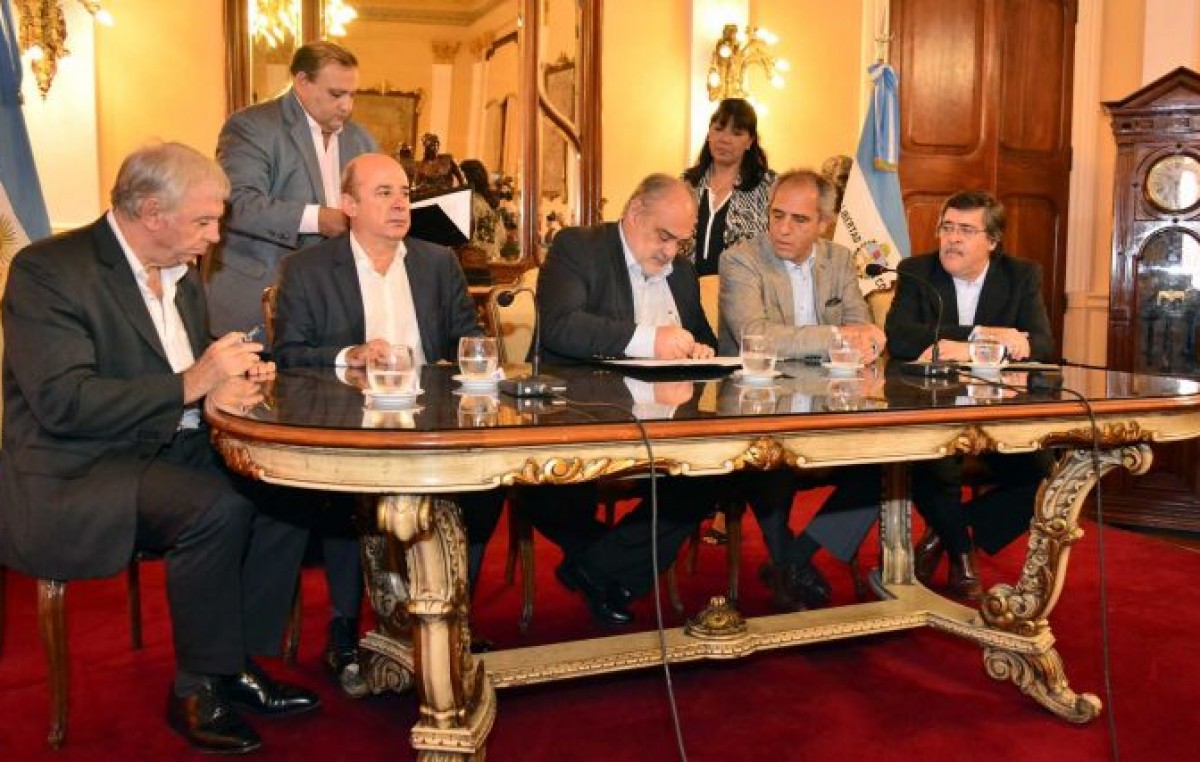Obras por 350 millones de pesos para municipios correntinos