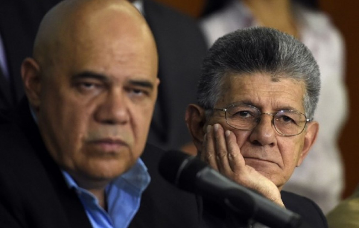 Crece el odio opositor en Venezuela y ahora le apuntan a Evo Morales