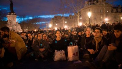 Protestas nocturnas de jóvenes en París dejan al gobierno sin dormir