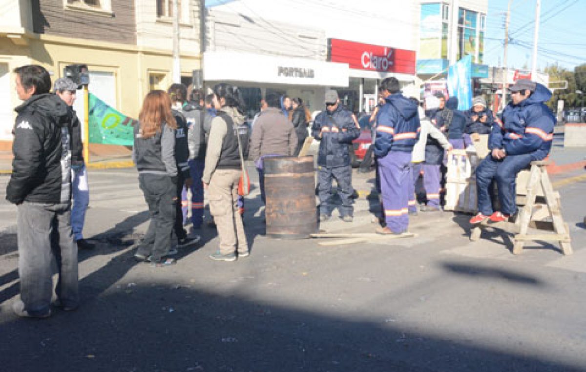 Municipales de Río Gallegos inician un paro total de actividades de 72 horas