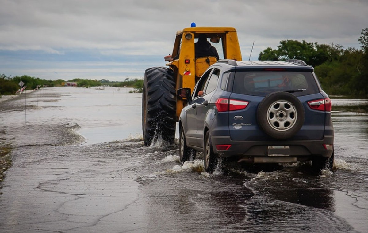 Entre Ríos. Se encuentran cortados caminos y rutas provinciales en al menos siete departamentos