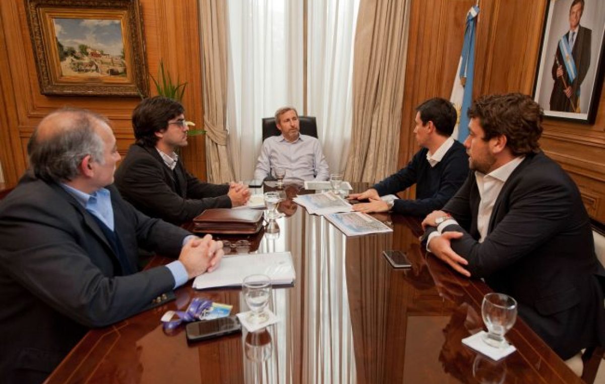 Compromiso con el Intendente de La Paz a construir 300 viviendas en la ciudad