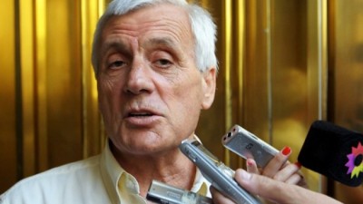 Caló reclamó una ley de emergencia ocupacional para prohibir despidos por un año