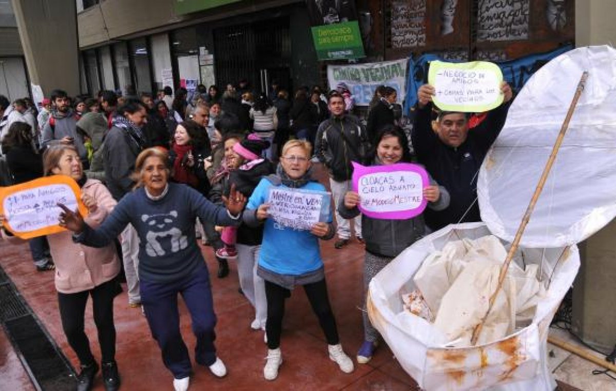 Adónde fueron los fondos extras de la tasa para cloacas en Córdoba