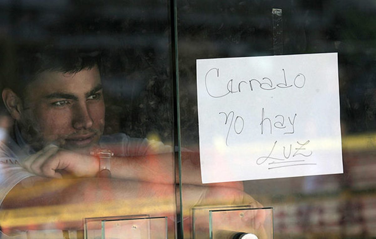 Cuatro horas diarias sin electricidad en Venezuela