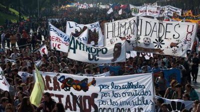 Cien mil estudiantes chilenos con voz