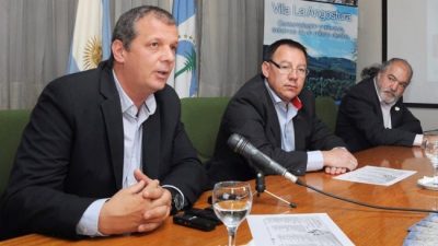 Un intendente va a filmarse online desde su despacho