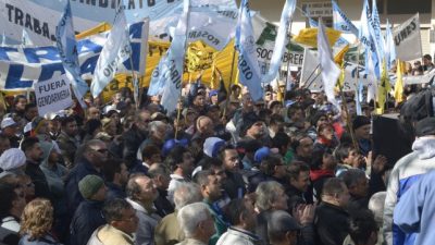Provincia y legisladores meten presión para que se termine el conflicto en Las Rosas