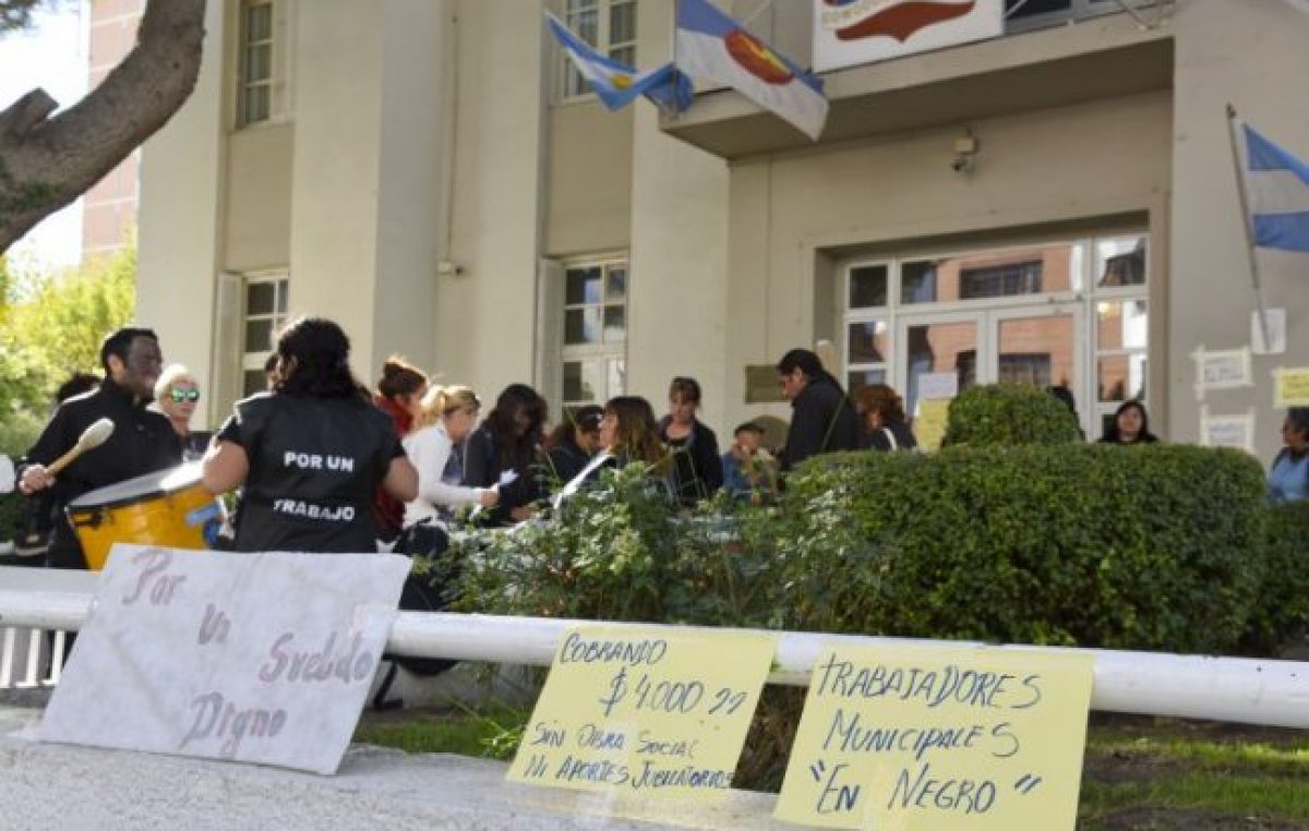Los becarios y el municipio de Comodoro siguen con la discusión por el pase a planta